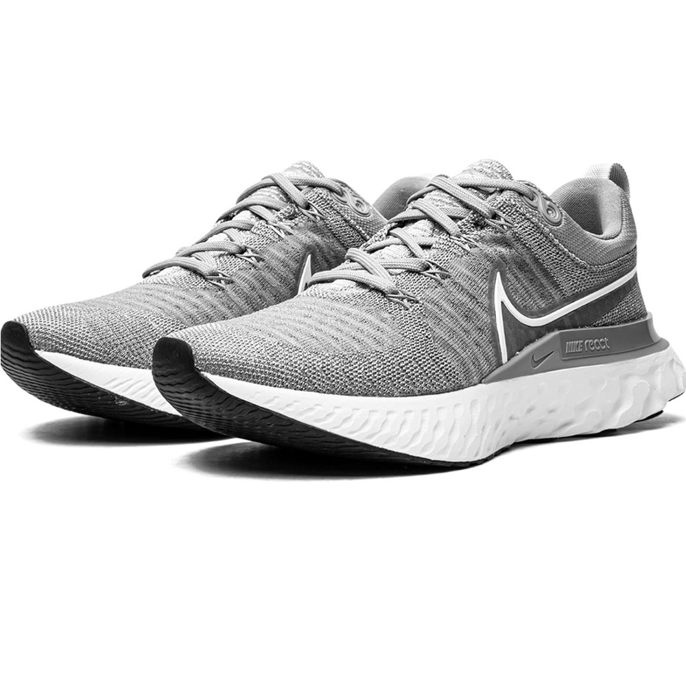 Nike React Women’s Walking Runners, Size 7 in Grey. Never worn!